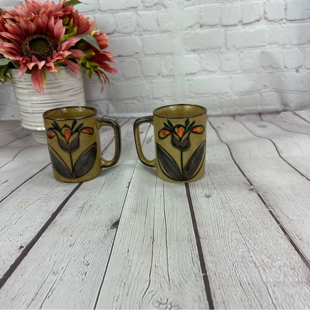 vintage floral tulip mug set of 2 unmarked